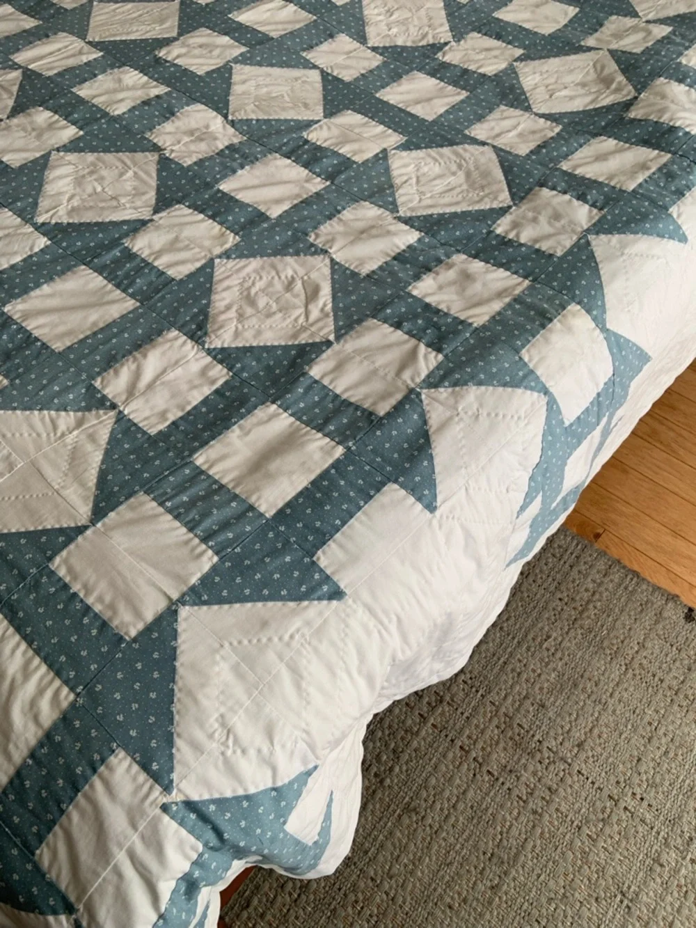 Vintage Classic White and Light Blue Patchwork Quilt - Home Bedding